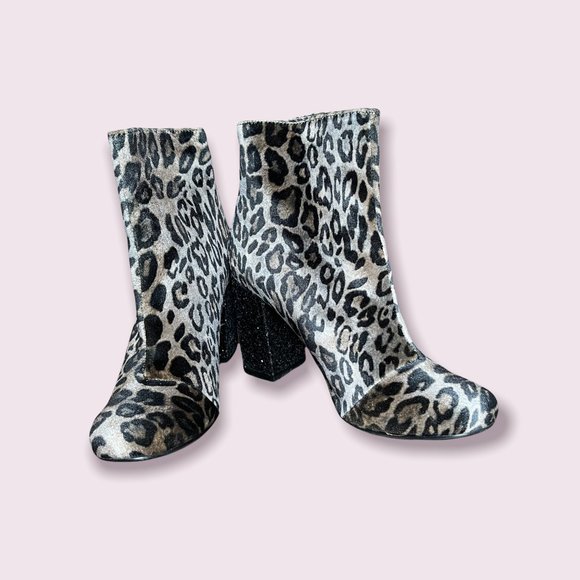 Not Rated NWB animal print velvet bootie with glitter heel size 8.5. - Picture 13 of 13